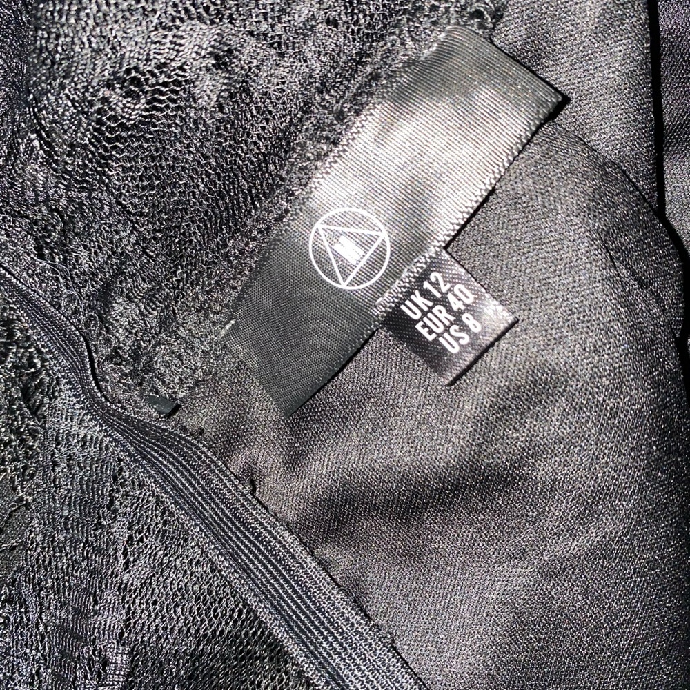 Dresses - Picture 5 of 16